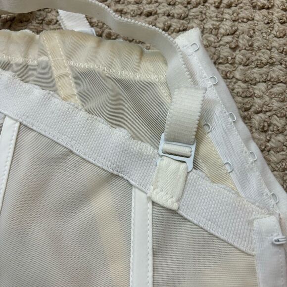 Ladies‎ Vintage Union Made Goddess Brand White Bustier Size 42FF - Picture 8 of 13